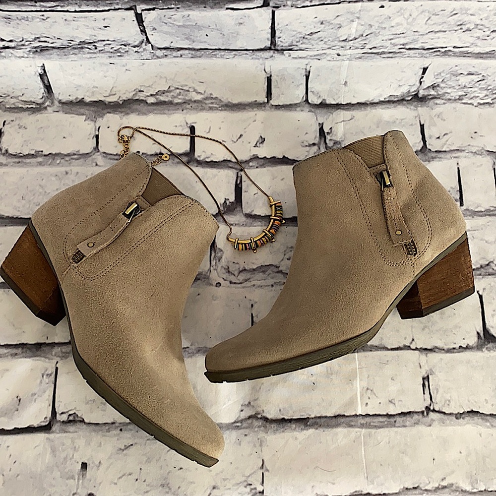 * Blondo Taupe suede bootie